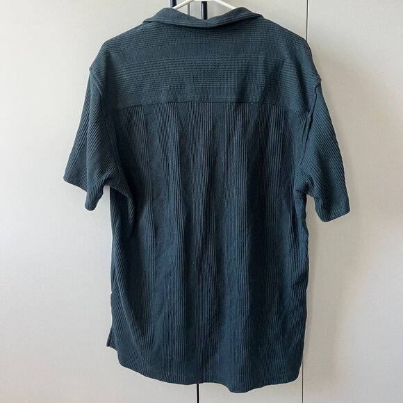 Men's Button Down Short Shirt - Picture 2 of 4